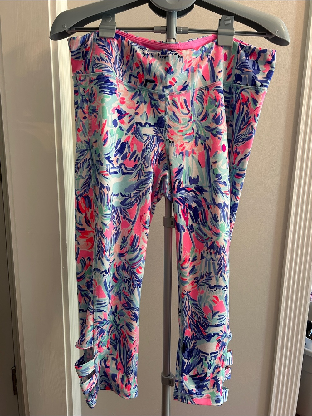 Lilly Pulitzer Pink, Blue & Mint Abstract Floral Capri Leggings
